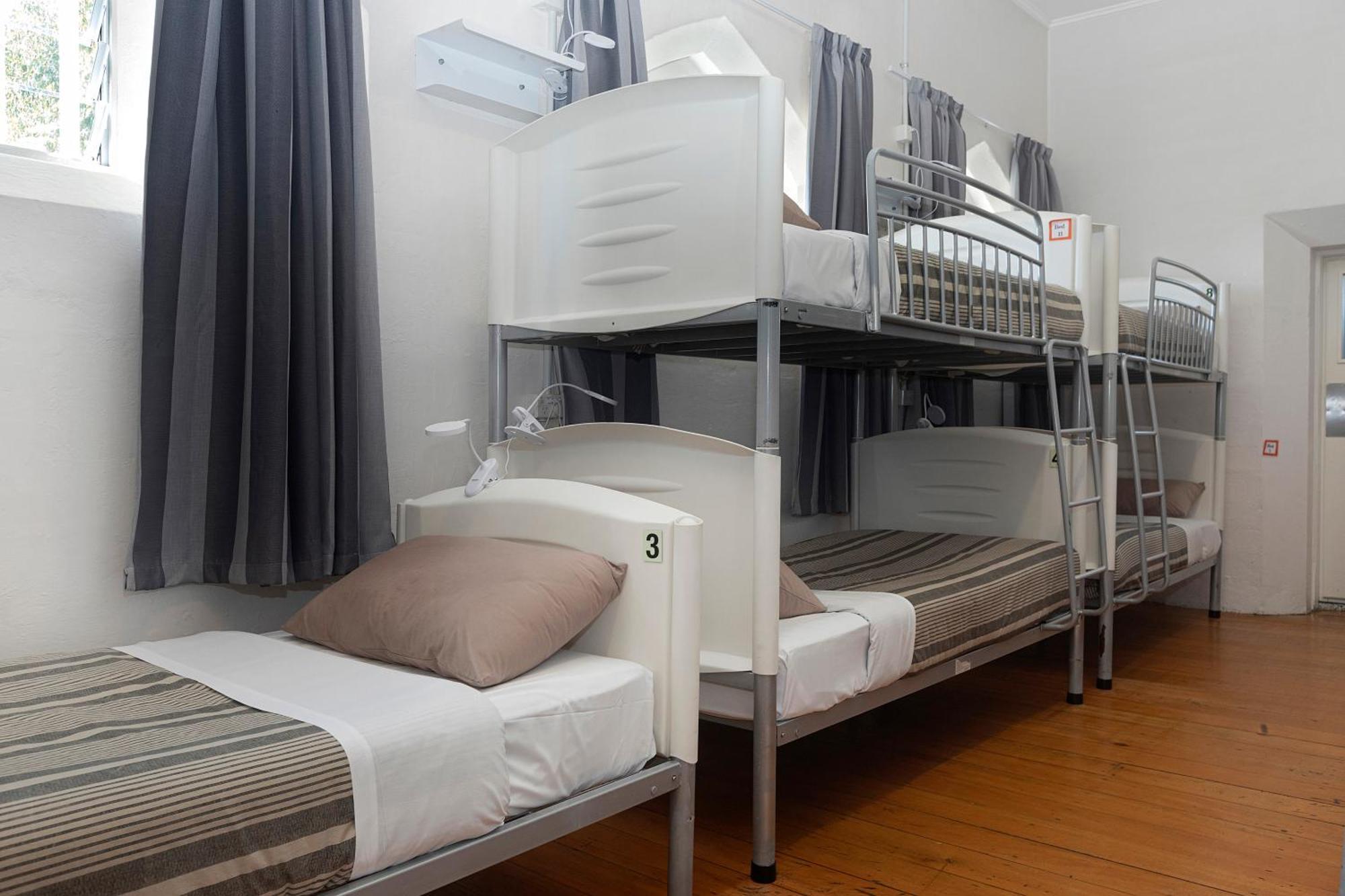 Single Bed 10-Bed Mixed Dormitory Room